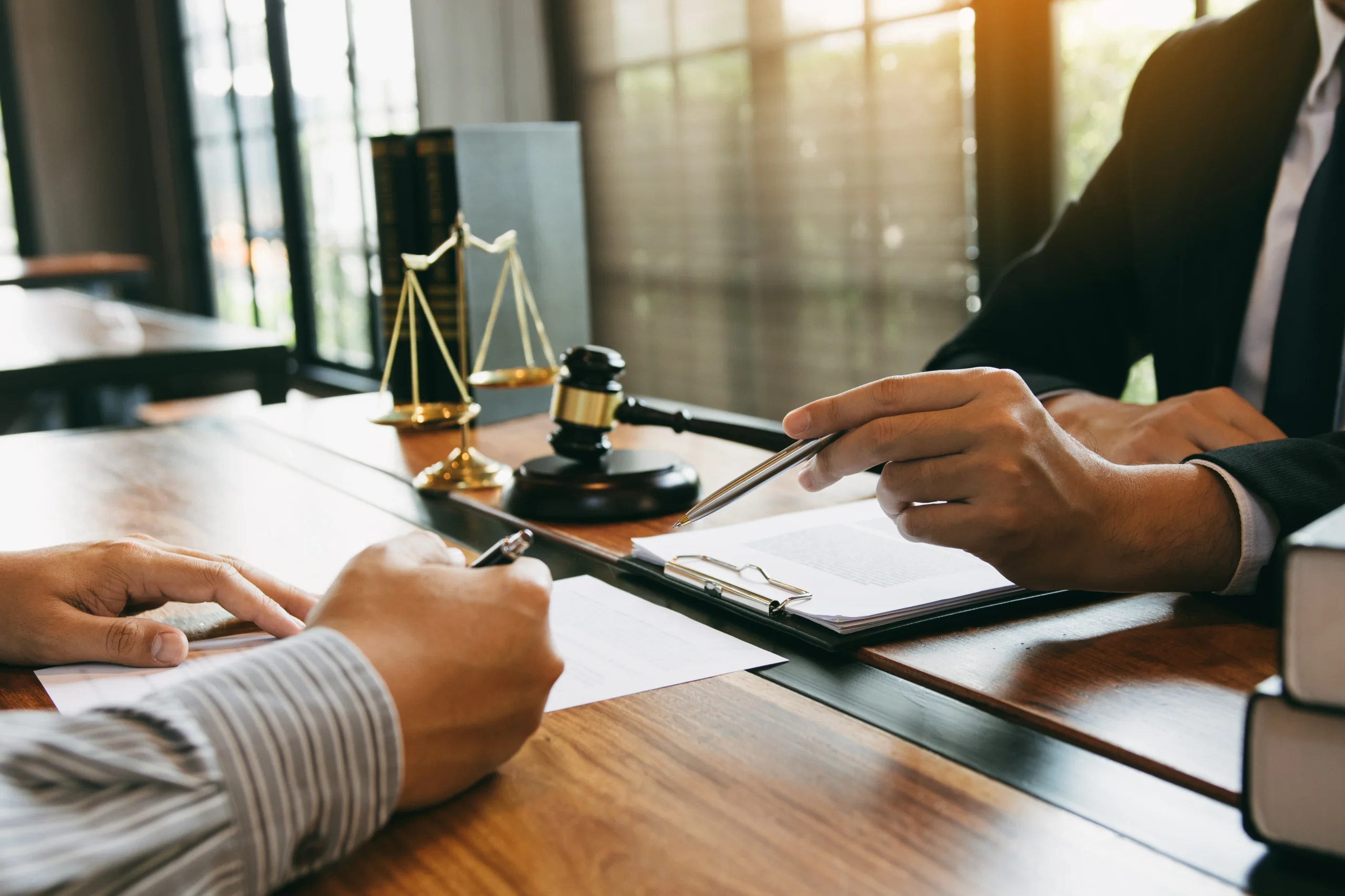 What Types of Cases Do Commercial Litigation Attorneys Handle?